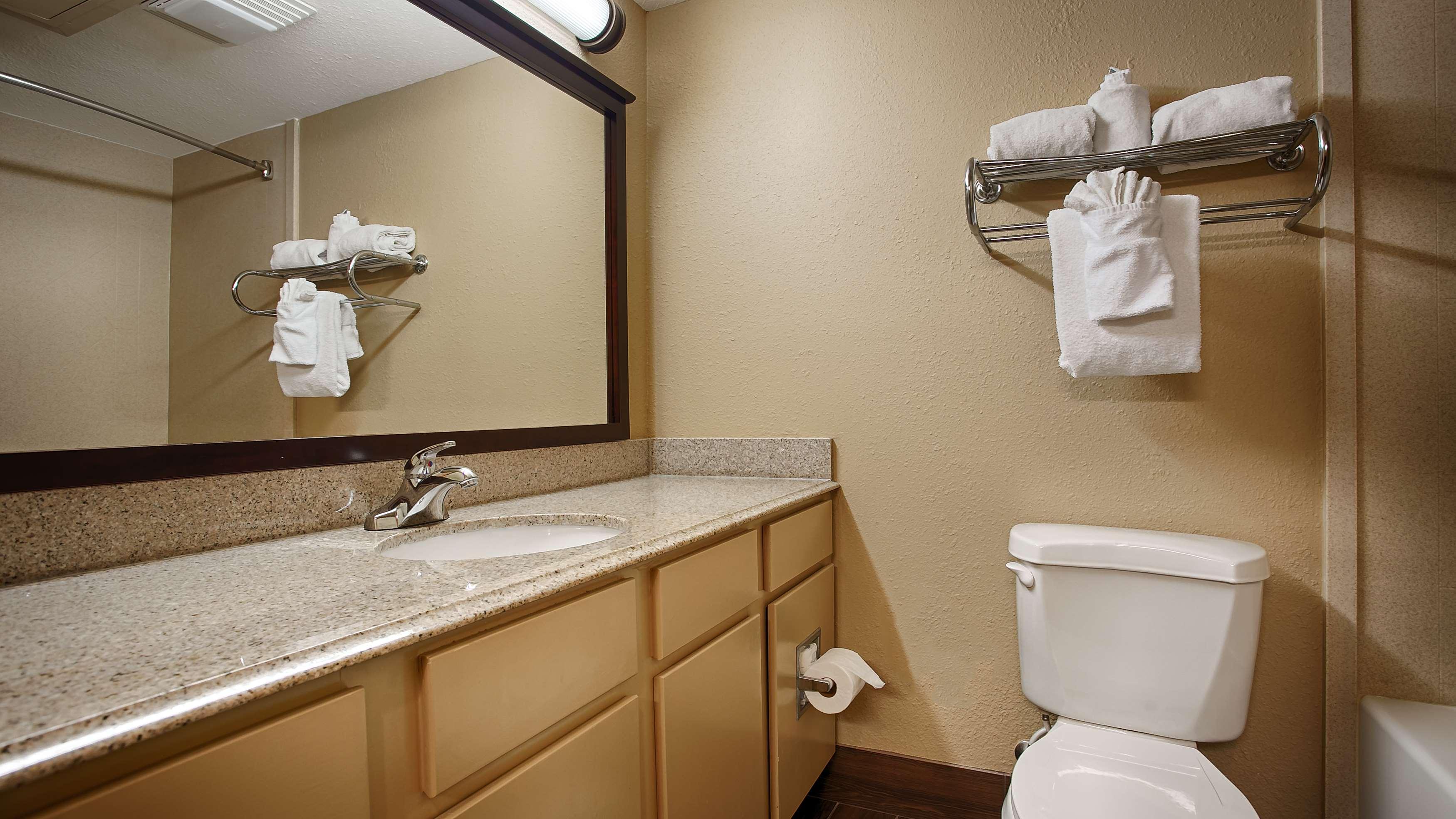 Best Western Of Alexandria Inn & Suites & Conference Center Экстерьер фото