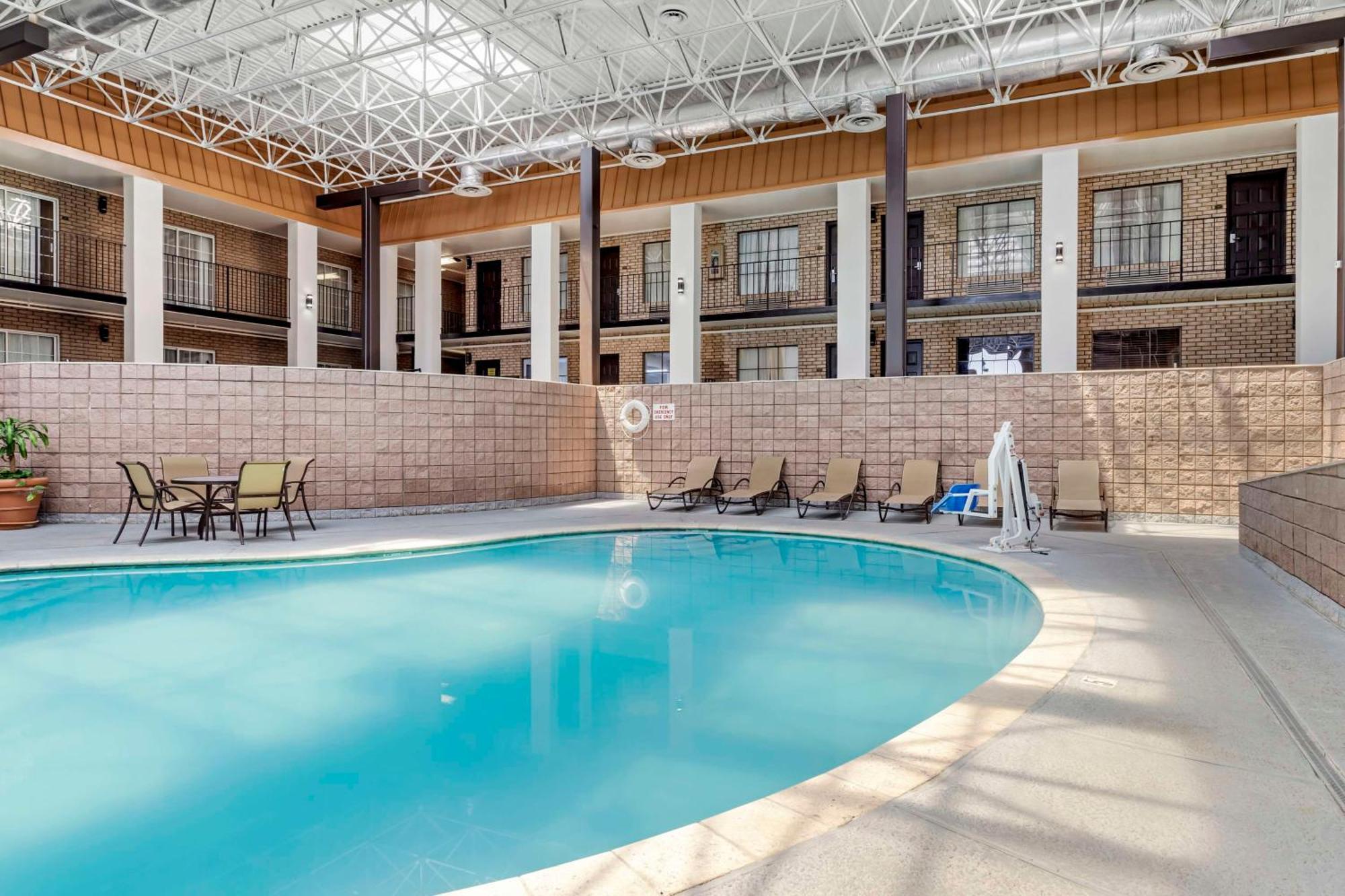 Best Western Of Alexandria Inn & Suites & Conference Center Экстерьер фото
