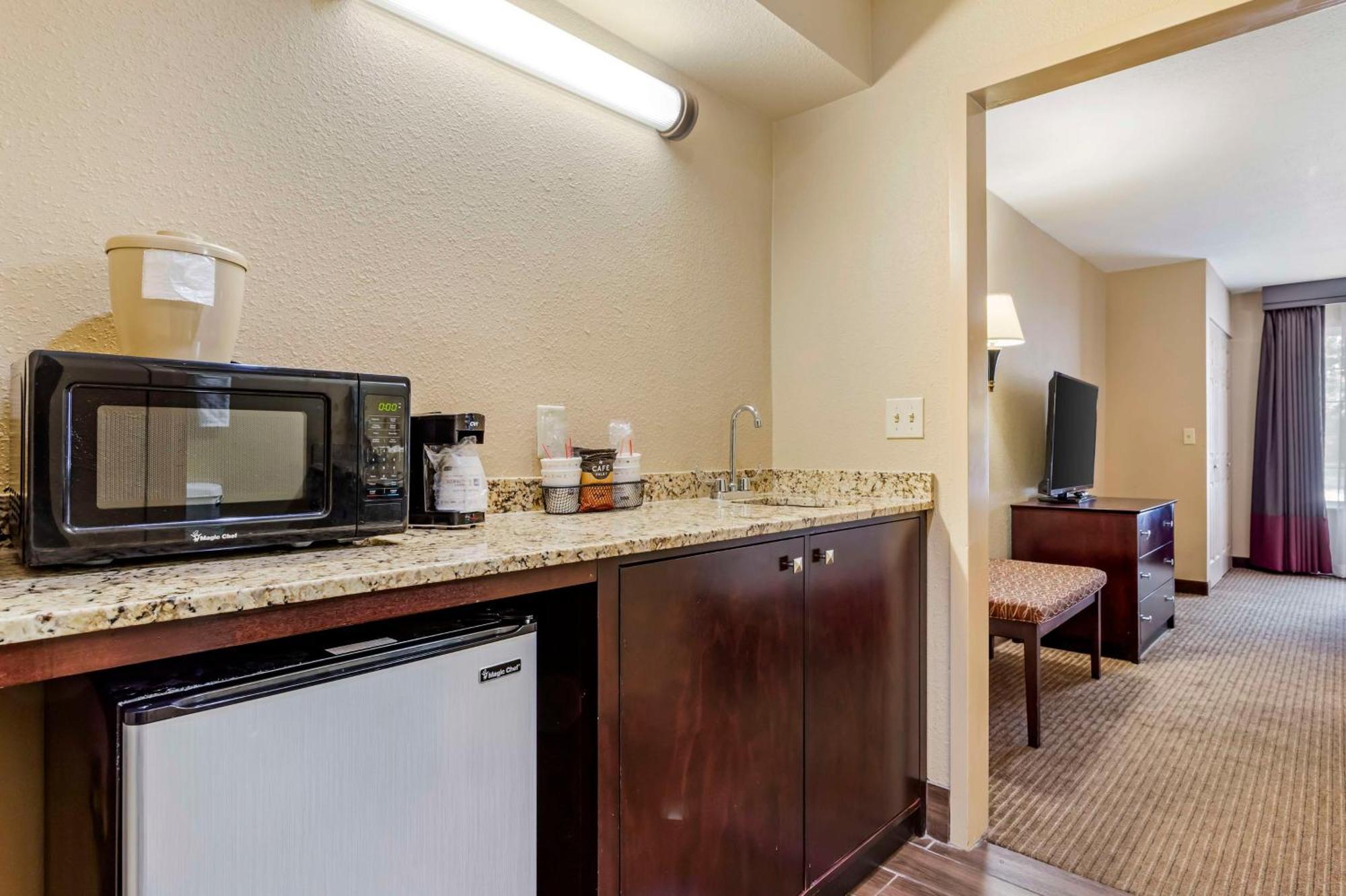 Best Western Of Alexandria Inn & Suites & Conference Center Экстерьер фото