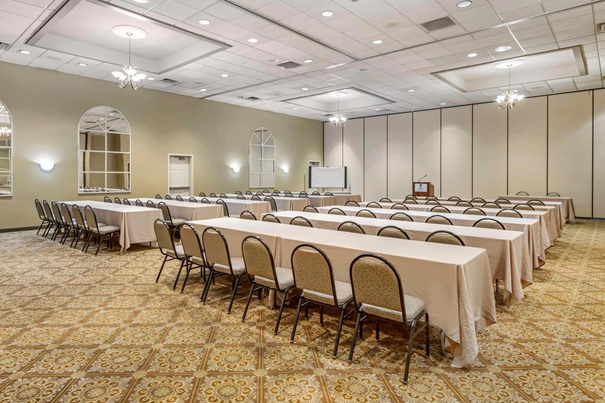 Best Western Of Alexandria Inn & Suites & Conference Center Экстерьер фото