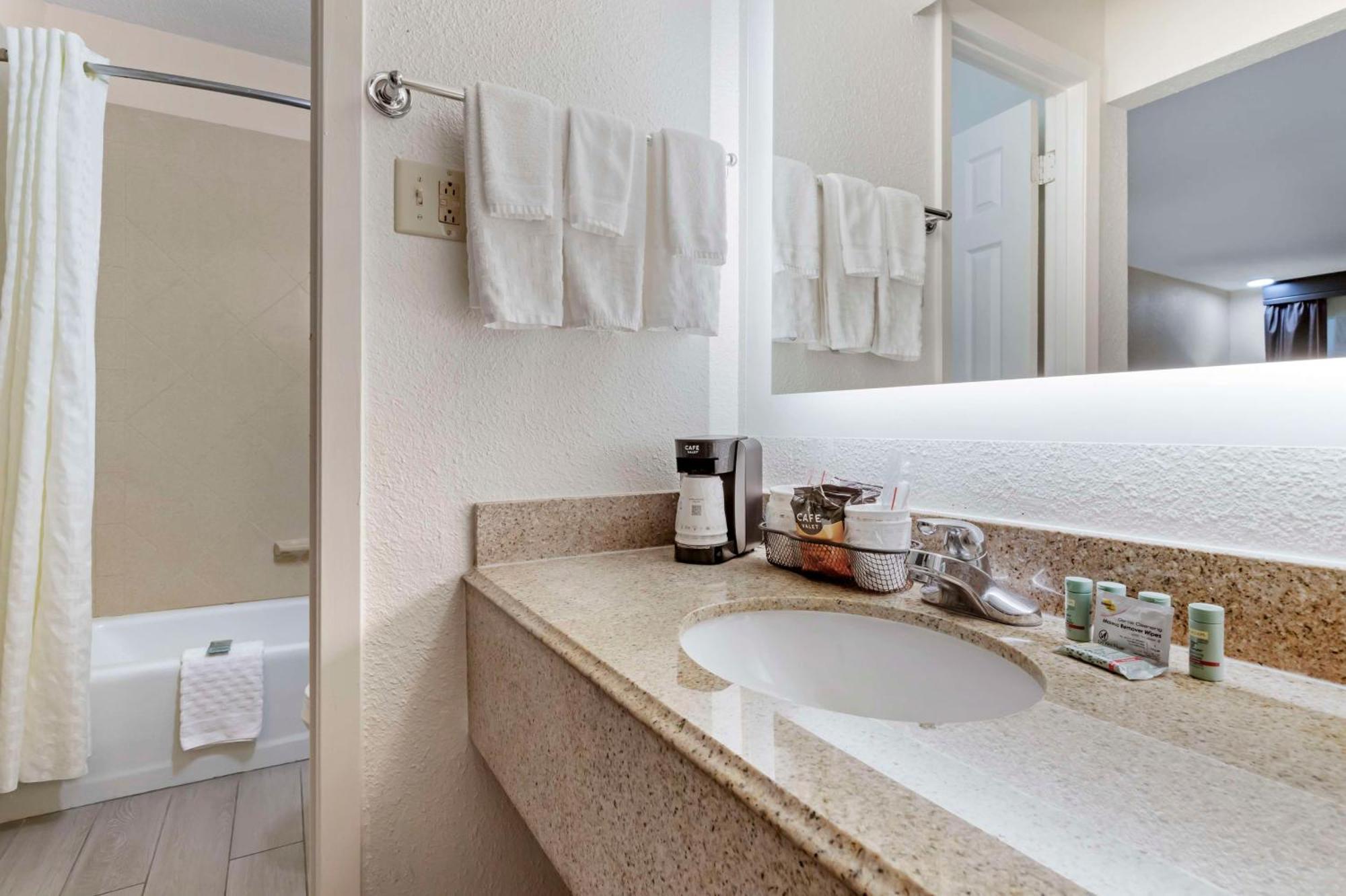 Best Western Of Alexandria Inn & Suites & Conference Center Экстерьер фото